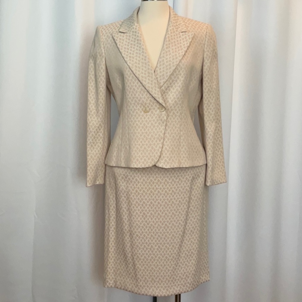 Tahari Arthur S. Levine Beige Cream Jacket & Skirt Suit Women Size 10